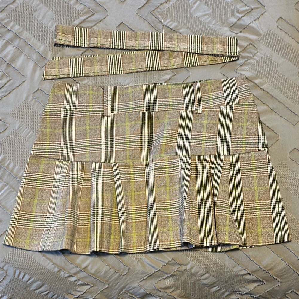 Early 2000s pleated mini skirt